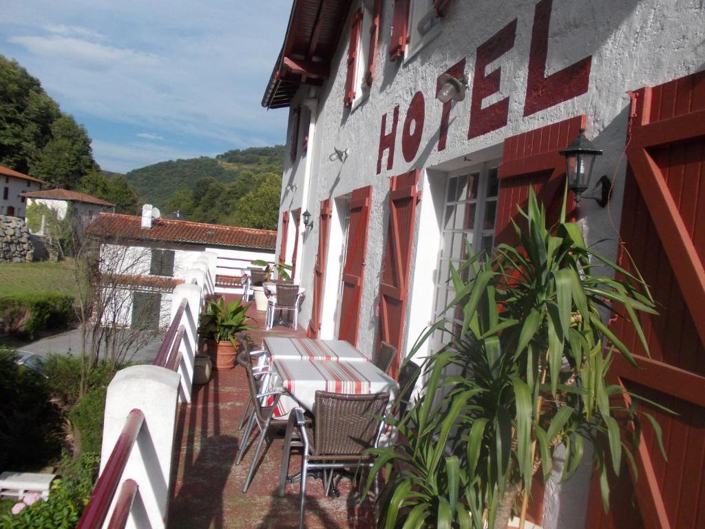 Hotel Le Clementenia Arnéguy Exterior foto